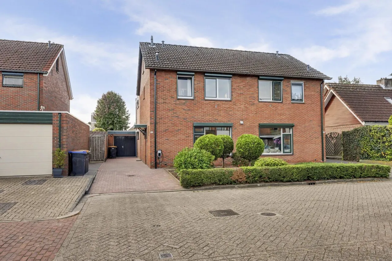 Twee-onder-één-kap te koop: Lijsterstraat 31, Winterswijk