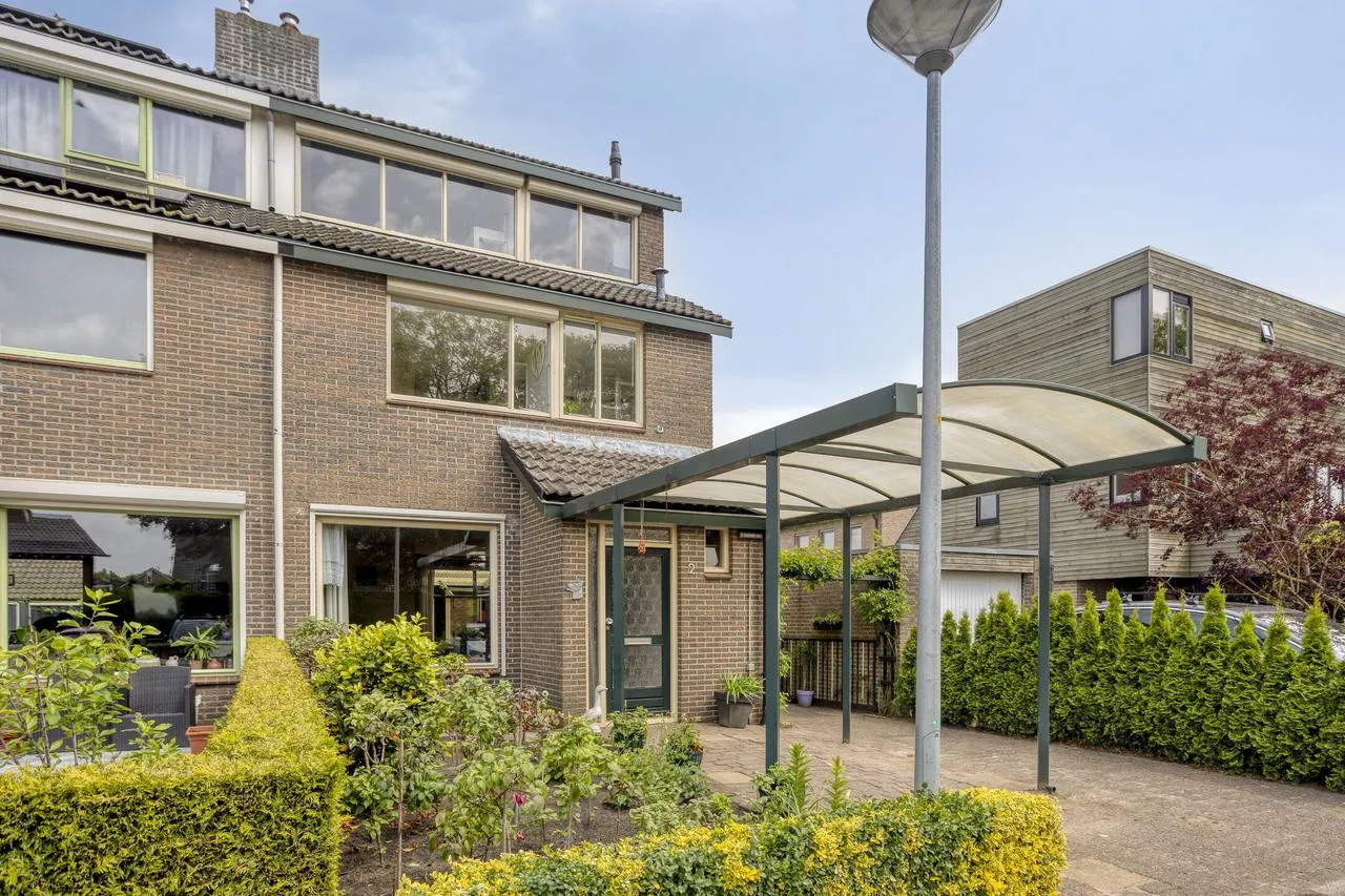 Hoekwoning te koop: Lijsterweg 2, Wapenveld