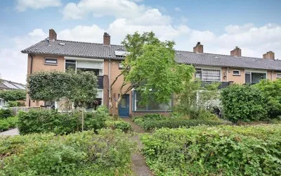 Tussenwoning te koop: Lijzij 79, Stad en Lande Huizen