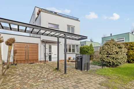 Twee-onder-één-kap te koop: Lilastraat 31, Regenboogbuurt West Almere