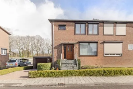 Twee-onder-één-kap te koop: Limbrichterstraat 17, Nieuwstadt Centrum Nieuwstadt