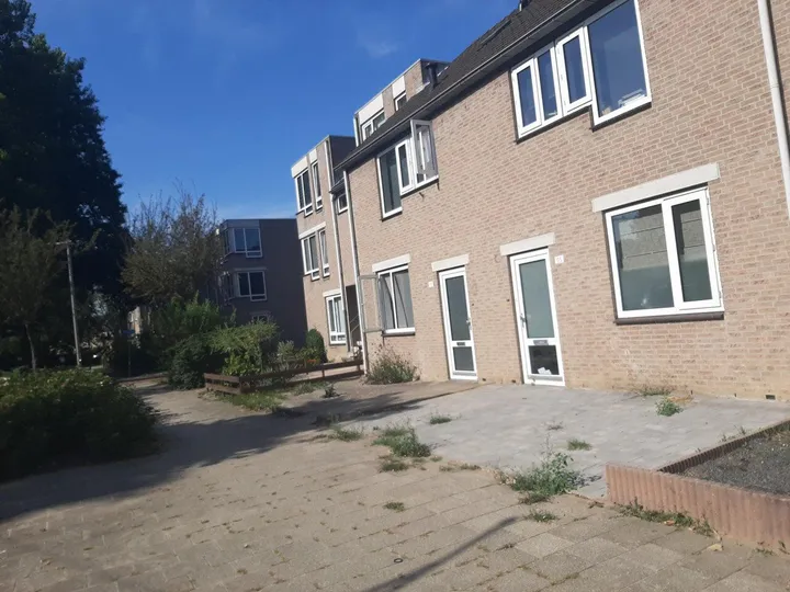 Tussenwoning te huur: Limburgsingel 139, De Laar-Oost Arnhem