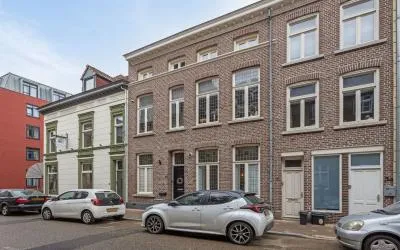Tussenwoning te koop: Lindanusstraat 1, Roermond