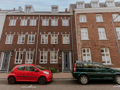 Tussenwoning te koop: Lindanusstraat 2B, Binnenstad Roermond