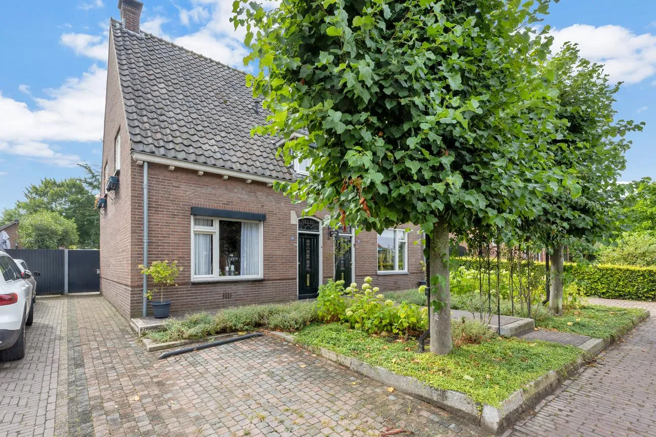 Twee-onder-één-kap te koop: Lindelaan 10, Helvoirt
