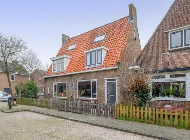 Twee-onder-één-kap te koop: Lindelaan 10, Noorderhoofdbuurt Krommenie