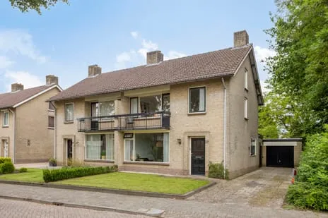 Twee-onder-één-kap te koop: Lindelaan 27, Dorp Haaren Haaren
