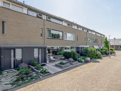 Terraced house for sale: Lindengaarde 22, Groenswaard 2 Waddinxveen