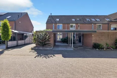 Hoekwoning te koop: Lindengouw 30, Lindengouw, Muidergouw en Peppengouw Almere