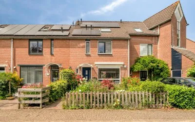 Tussenwoning te koop: Lindengouw 55, Lindengouw, Muidergouw en Peppengouw Almere