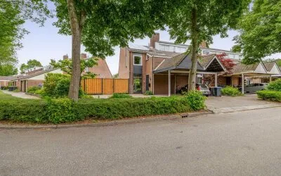 Hoekwoning te koop: Lindenlaan 1, Berkhout Lisse