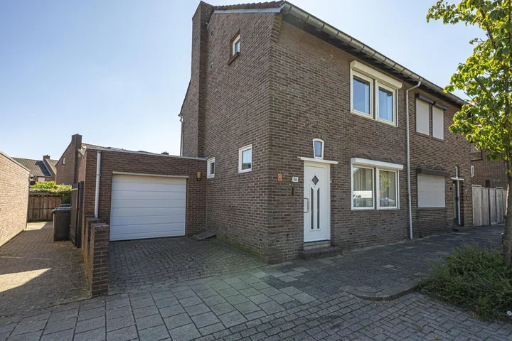 Twee-onder-één-kap te koop: Lindenlaan 116, Chevremont Kerkrade