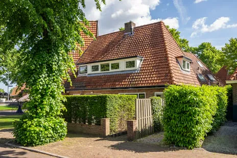 Hoekwoning te koop: Lindenlaan 121, De Zuid Huizen