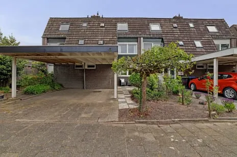 Tussenwoning te koop: Lindenlaan 15, Berkhout Lisse
