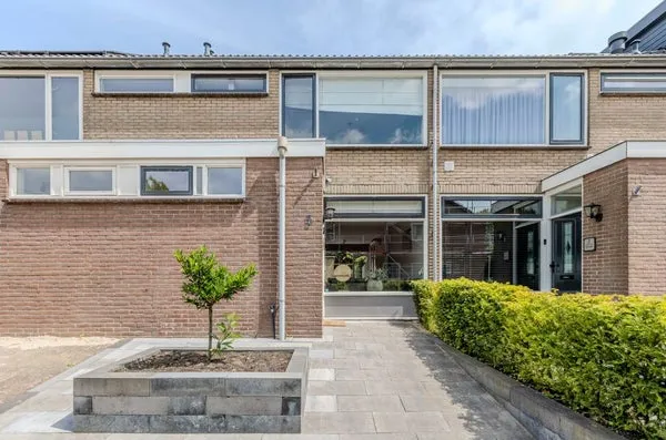 Tussenwoning te koop: Lindenlaan 5, Driebruggen Kern Driebruggen