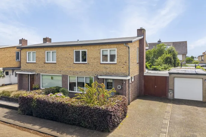 Hoekwoning te koop: Lindenlaan 56, Bunde Bunde