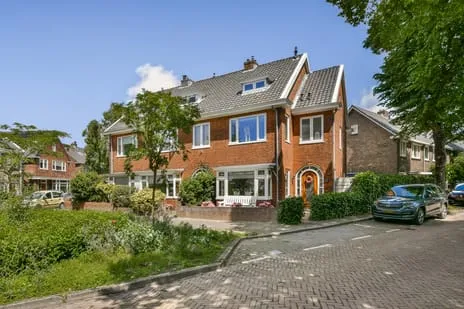 Corner house for sale: Lindenlaan 6, Ronde Boogaard Beverwijk