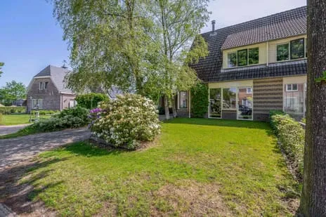 Twee-onder-één-kap te koop: Lindenlaan 82, Uffelte Uffelte
