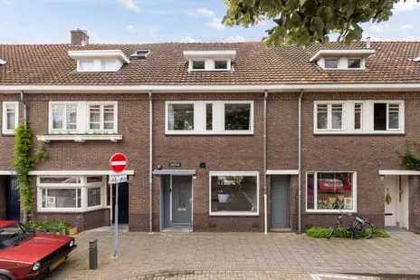 Tussenwoning te koop: Lindeplein 17, Bomenbuurt Midden Tilburg