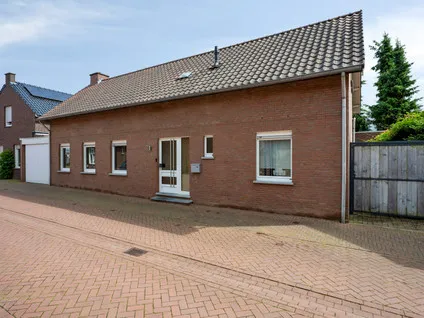 Hoekwoning te koop: Lindestraat 1, Echt Zuid Echt