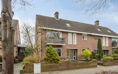 Tussenwoning te koop: Lindonklaan 37, Hooipolder en De Hoeven Raamsdonksveer