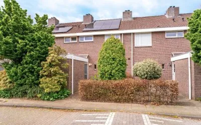Tussenwoning te koop: Linge 75, De Blaak Noord-Oost Tilburg