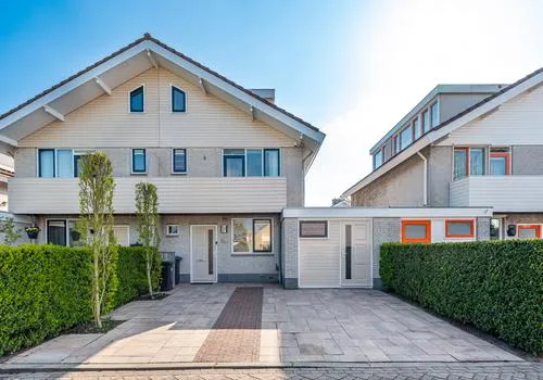 Tussenwoning te koop: Lingestraat 13, Goilberdingen Oost Culemborg