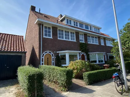 Hoekwoning te huur: Linnaeuslaan 37, Tuindorp en Van Lieflandlaan-West Utrecht