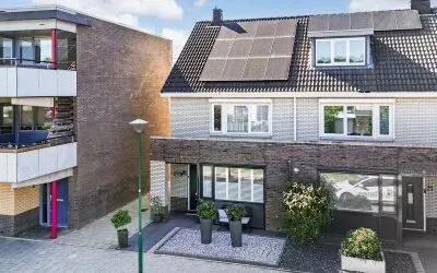 Corner house for sale: Linnaeuslaan 69, Petenbos Oost Veenendaal