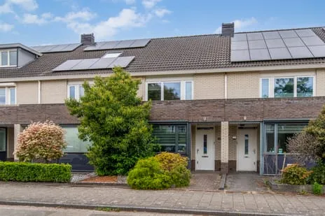 Tussenwoning te koop: Linnaeuslaan 75, Petenbos Oost Veenendaal