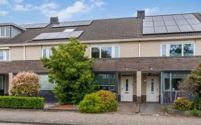 Tussenwoning te koop: Linnaeuslaan 75, Petenbos Oost Veenendaal