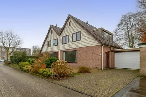 Tussenwoning te koop: Linnaeuspark 1A, De Blinkerd Lisse