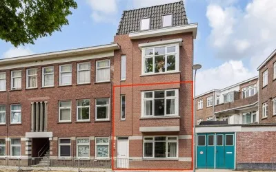 Appartement te koop: Linnaeusstraat 1, Laakkwartier-Oost 'S-Gravenhage