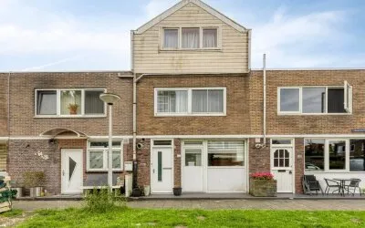 Terraced house for sale: Linnaeusstraat 130, Poelenburg Zuid Zaandam