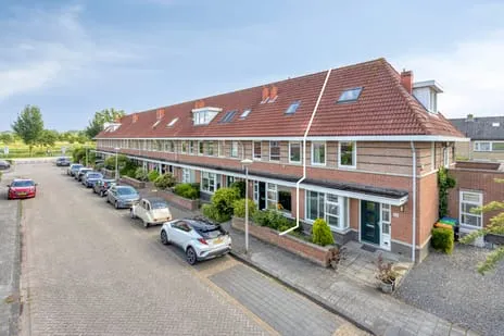 Corner house for sale: Linnaeusstraat 21, Poortugaal Zuid Poortugaal