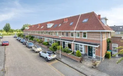 Hoekwoning te koop: Linnaeusstraat 21, Poortugaal Zuid Poortugaal