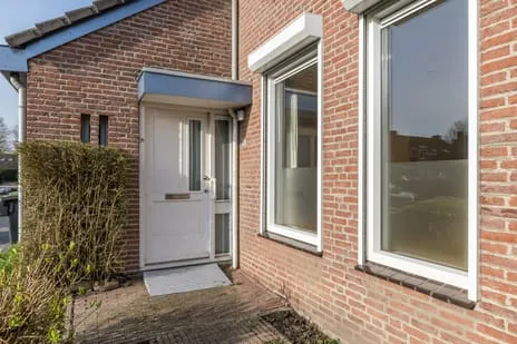 Tussenwoning te koop: Lintjeshaag 30, Limbricht Limbricht
