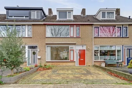Tussenwoning te koop: Linzen-oord 19, Houten