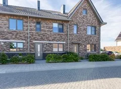 Tussenwoning te koop: Lisdodde 3, Roelofarendsveen