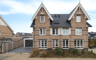 Twee-onder-één-kap te koop: Liselott Linsenhoffstraat 29, Almere