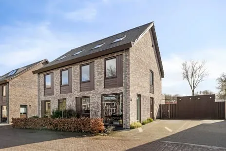 Twee-onder-één-kap te koop: Lisidunalaan 38, Leusden