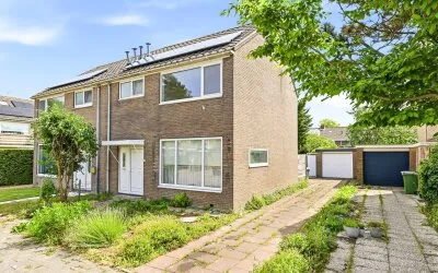 Semi-detached for sale: Lisztlaan 3, Paauwenburg West Vlissingen