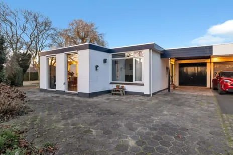 Twee-onder-één-kap te koop: Lithergraaf 8, Lith Lith