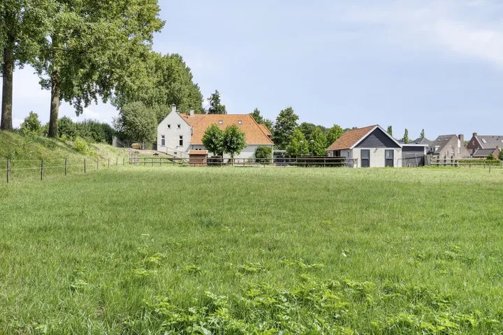 Vrijstaande woning te koop: Lithoijense Dijk 11, Lithoijen Lithoijen
