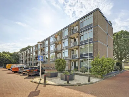 Appartement te koop: Lobeliaplein 3B, Hoogwerf-Noord Spijkenisse
