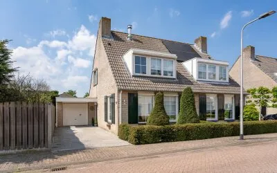 Hoekwoning te koop: Lobithstraat 25, Leeuwerik Oost Tilburg