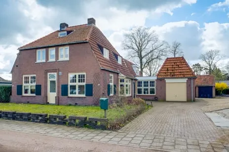 Twee-onder-één-kap te koop: Lochemseweg 122, Harfsen Harfsen