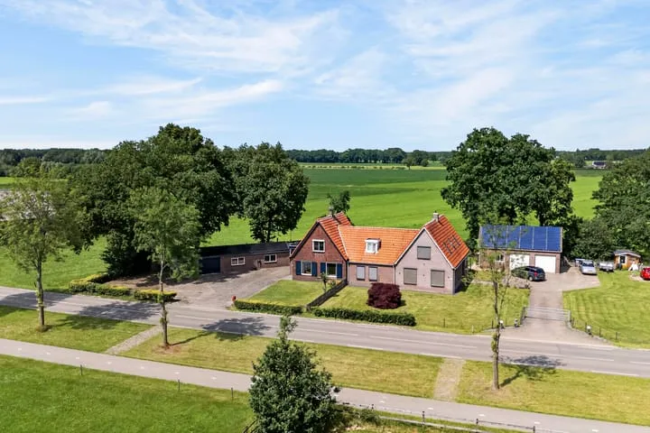Twee-onder-één-kap te koop: Lochemseweg 171, Verspreide huizen Harfsen Harfsen