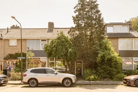 Tussenwoning te koop: Lodesteijnstraat 25, Groot Deijleroord en Ter Weer Wassenaar