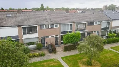 Terraced house for sale: Lodewijk van Nassaustraat 25, Oranjebuurt-Noord Leerdam